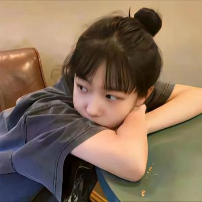 隐婚后，她成了豪门萌宝的亲妈